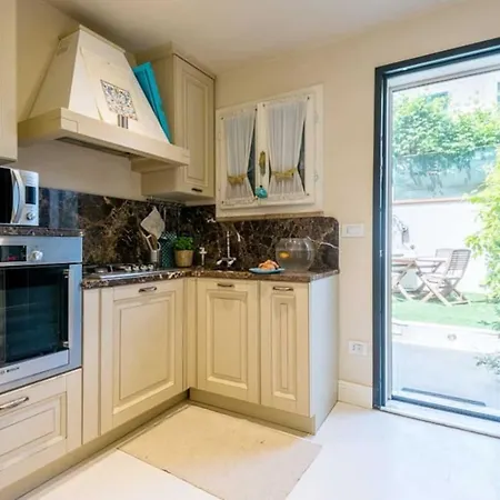 Luxury Fiammetta Near Beach