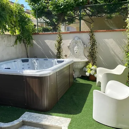 Luxury Fiammetta Near Beach Viareggio